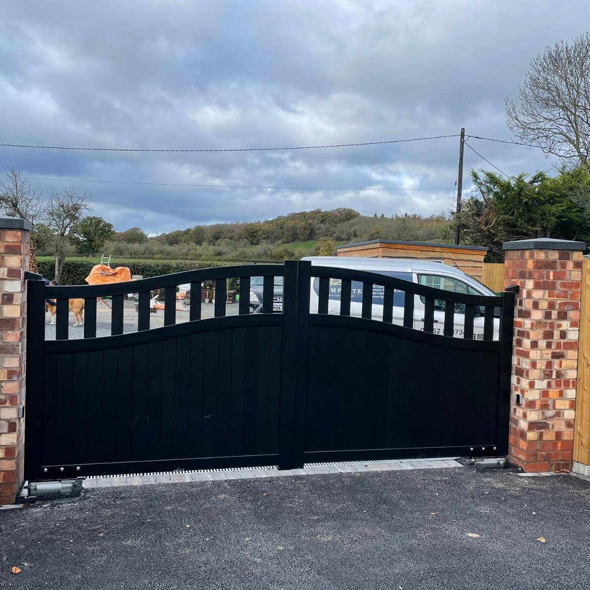 Curved up ALI — installation by Complete Gate Automation