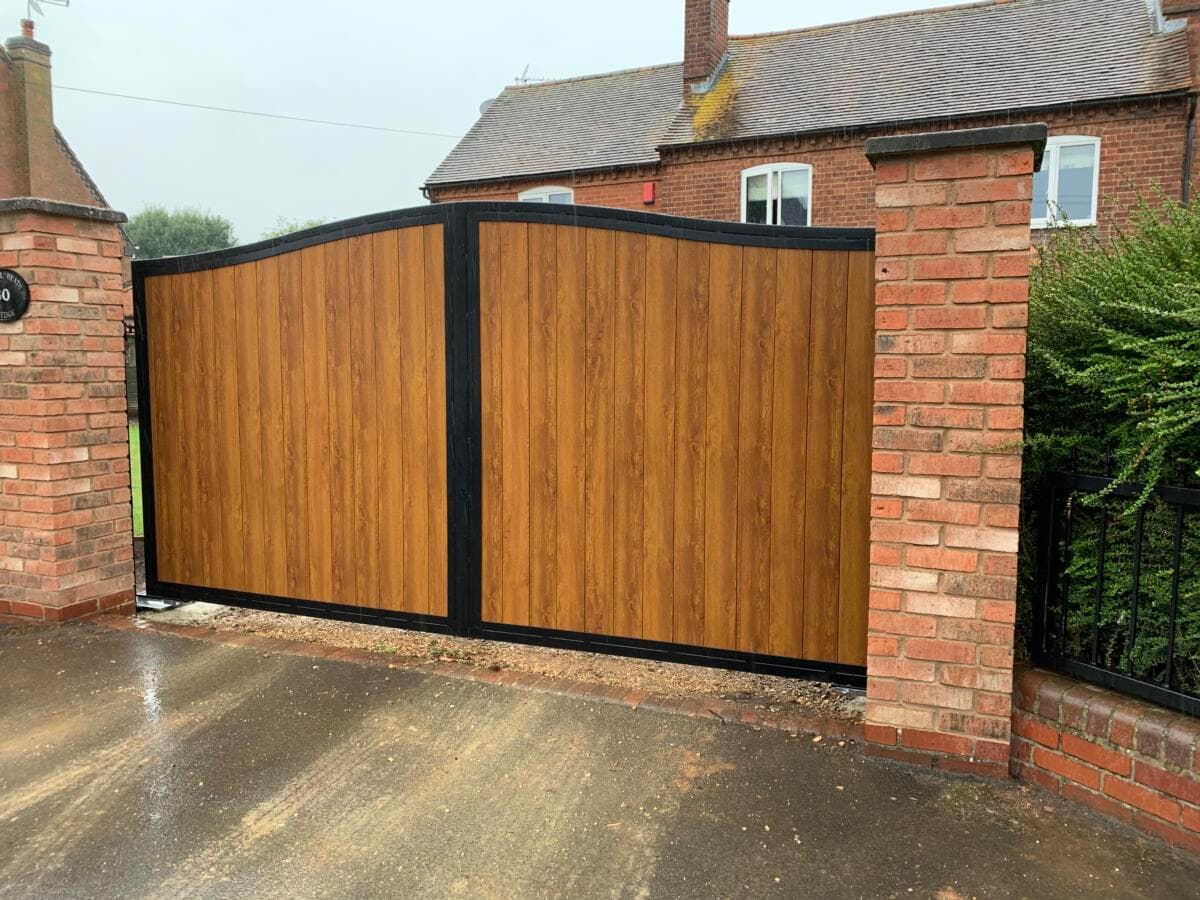 Bespoke electric gate entrance